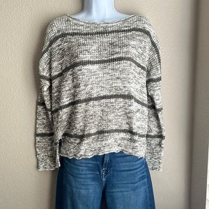 Hollister sweater size small in good condition!